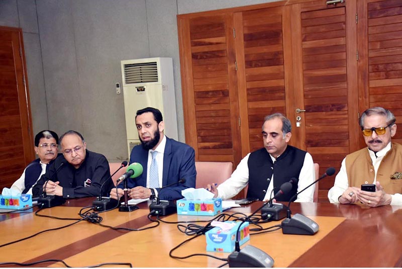 Mr. Attaullah Tarar, Federal Minister for Information and Broadcasting in a meeting with office-bearers of APNS