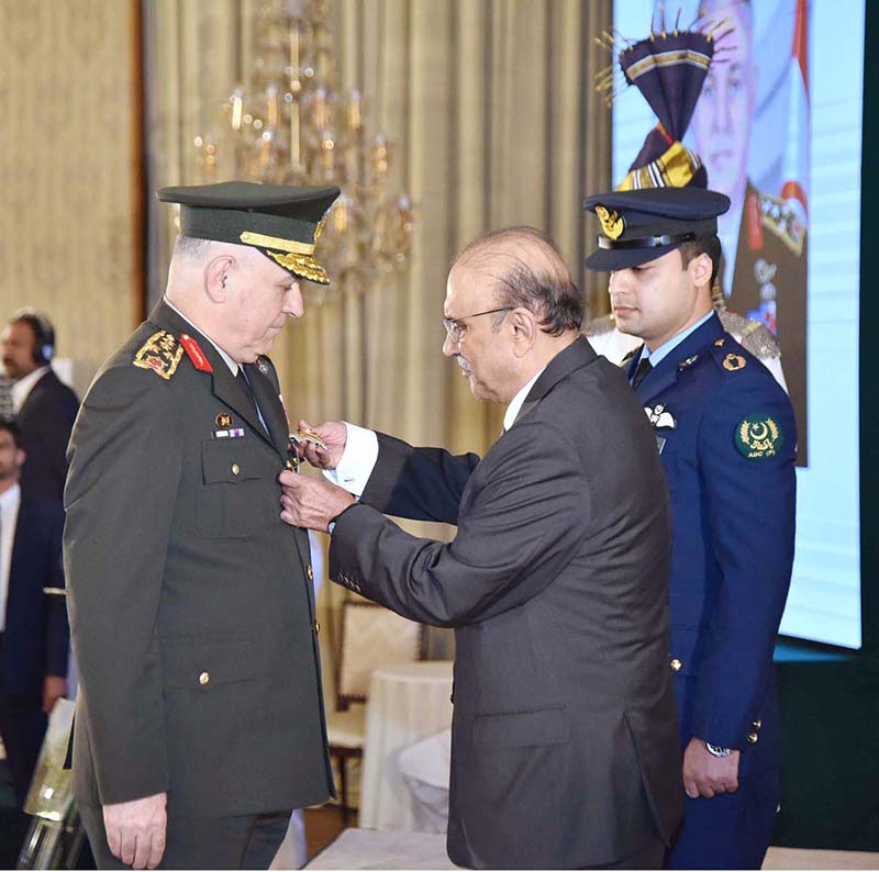 President Asif Ali Zardari conferring the award of Nishan-i-Imtiaz (Military) upon the Chief of Turkish General Staff, Republic of Turkiye, General Metin Gurak in recognition of his services in strengthening defence relations between Pakistan and Turkiye at Aiwan-e-Sadr
