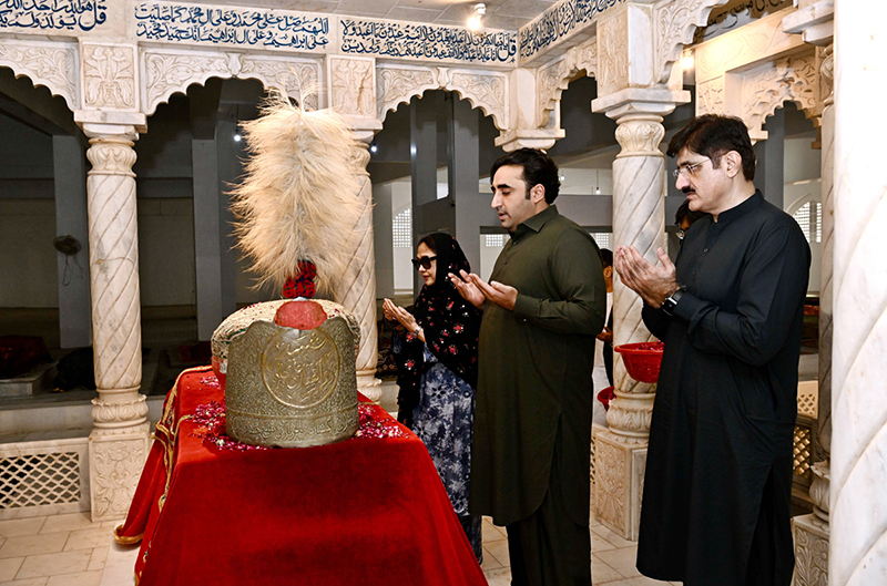 Chairman PPP, Bilawal Bhutto Zardari along with Sindh Chief Minister Syed Murad Ali Shah and Central President PPP Women Wing MPA Ms. Faryal Talpur offering Fateha at the grave of Shaheed Zulfiqar Ali Bhutto at Garhi Khuda Bakhsh.