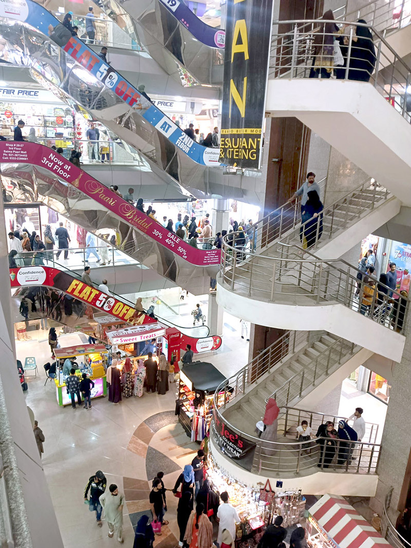 People busy in Eid shopping in preparation of upcoming Eid-ul-Fitr
