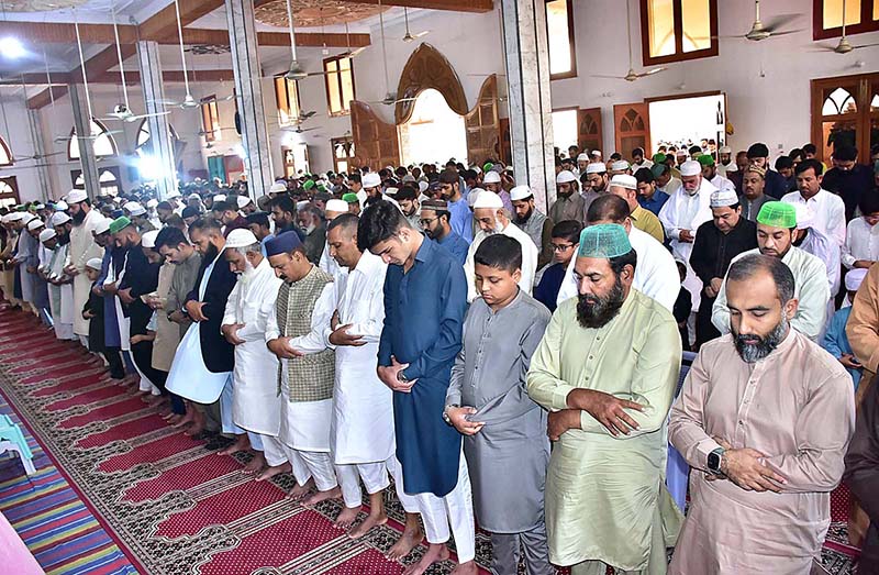 Faithful offering Eidul Fitr prayer at Jamia Masjid Model Town Agoke.