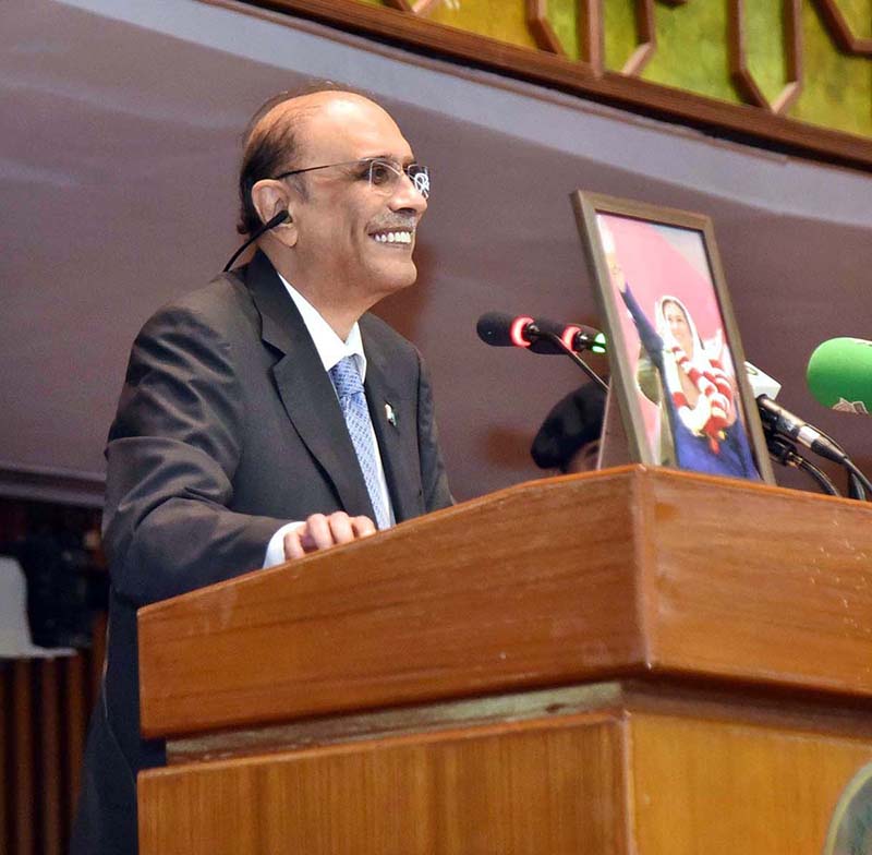 President Asif Ali Zardari addressing the Joint Session of the Parliament at the beginning of the Parliamentary Year