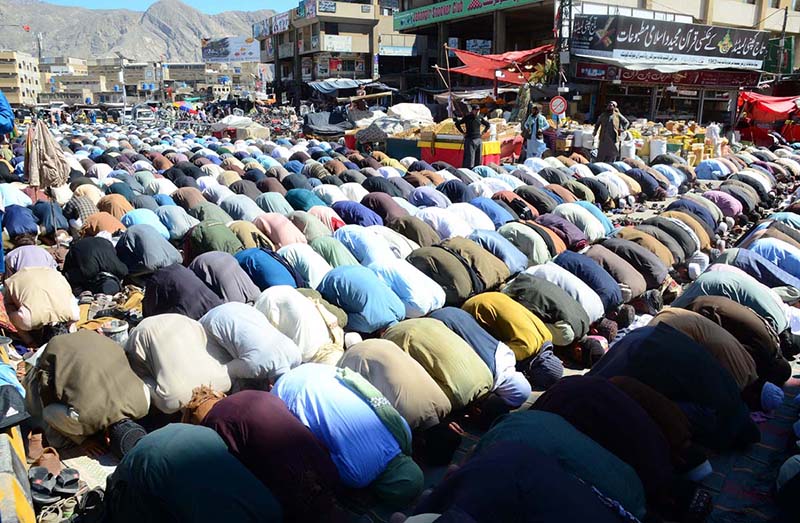A large number of faithful offering Namaz-e-Jumma Tul Wida during Holy Fasting Month of Ramzanul Mubarak at Meezan Chowk