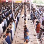 A large number of faithful offering Namaz-e-Jumma Tul Wida during Holy Fasting Month of Ramzanul Mubarak at the New Memon Masjid