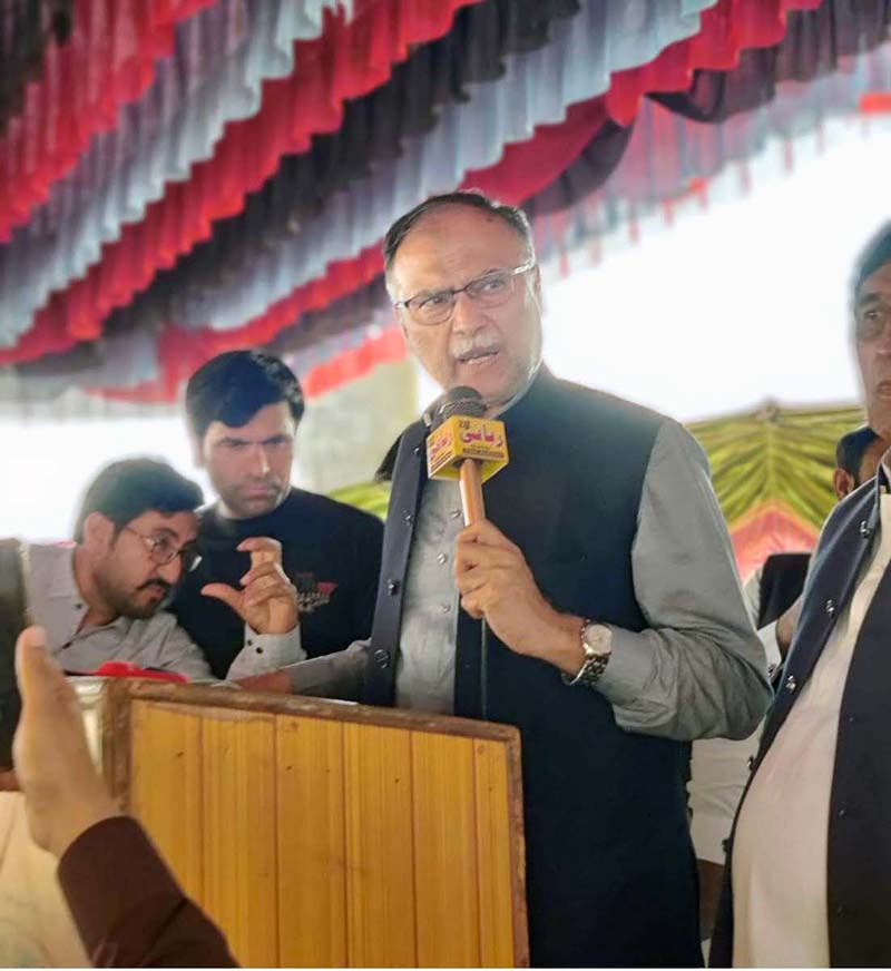 Minister Ahsan Iqbal is being briefed by officials of NADRA Centre in Zafarwal, Punjab regarding the progress of the new center. It will soon be opened for public as a one-stop solution for their identity needs