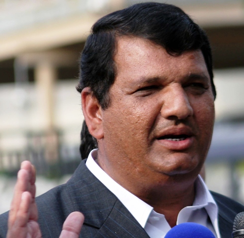 PML-N, allies condemn violations of Courts, ECP orders in KP Senate Elections: Engr Amir Muqam