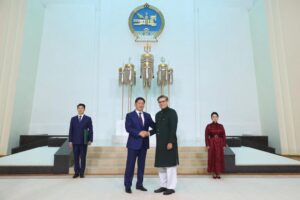 Ambassador Hashmi presents credentials to President of Mongolia
