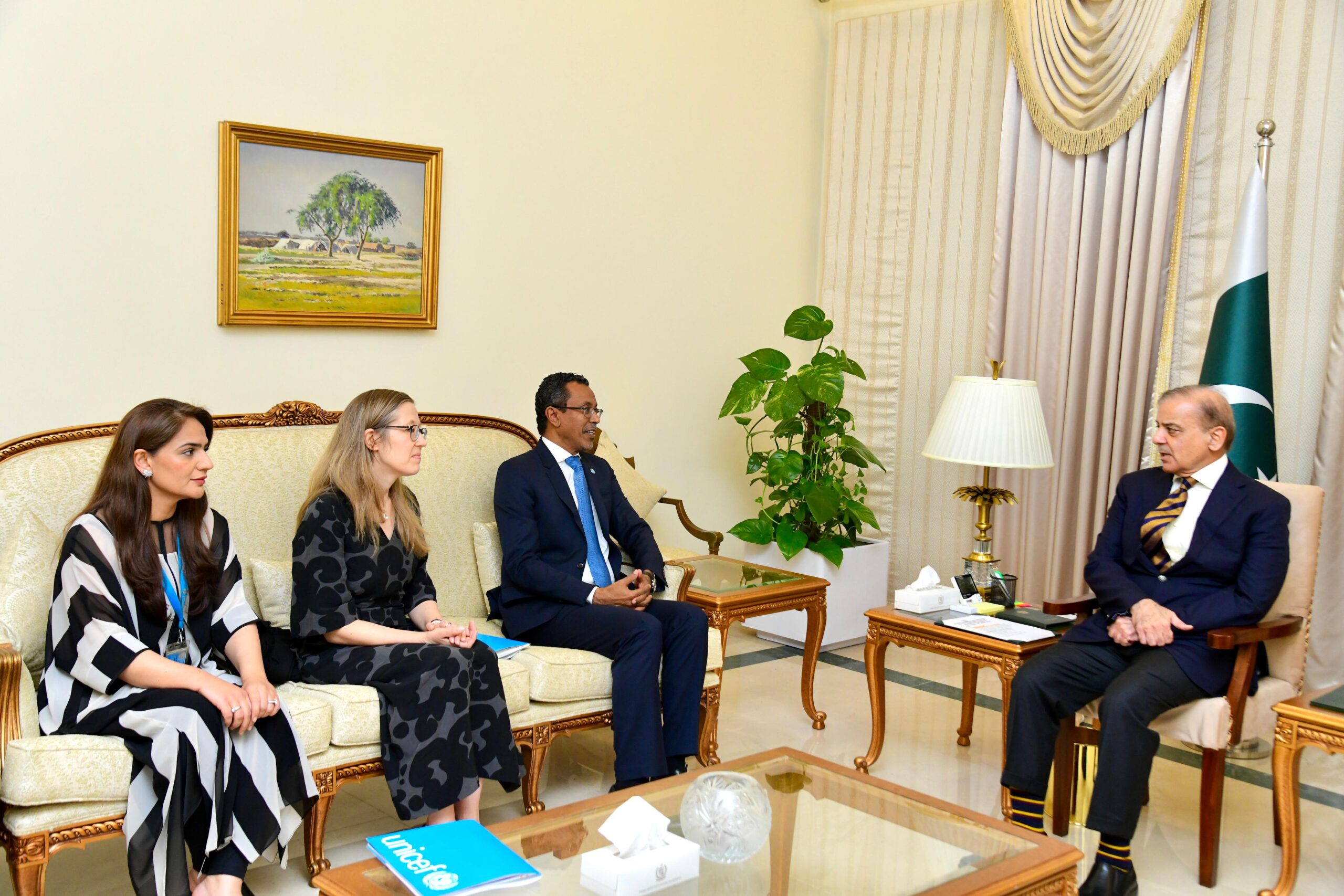 PM witnesses signing of letter of intent between PMYP, UNICEF