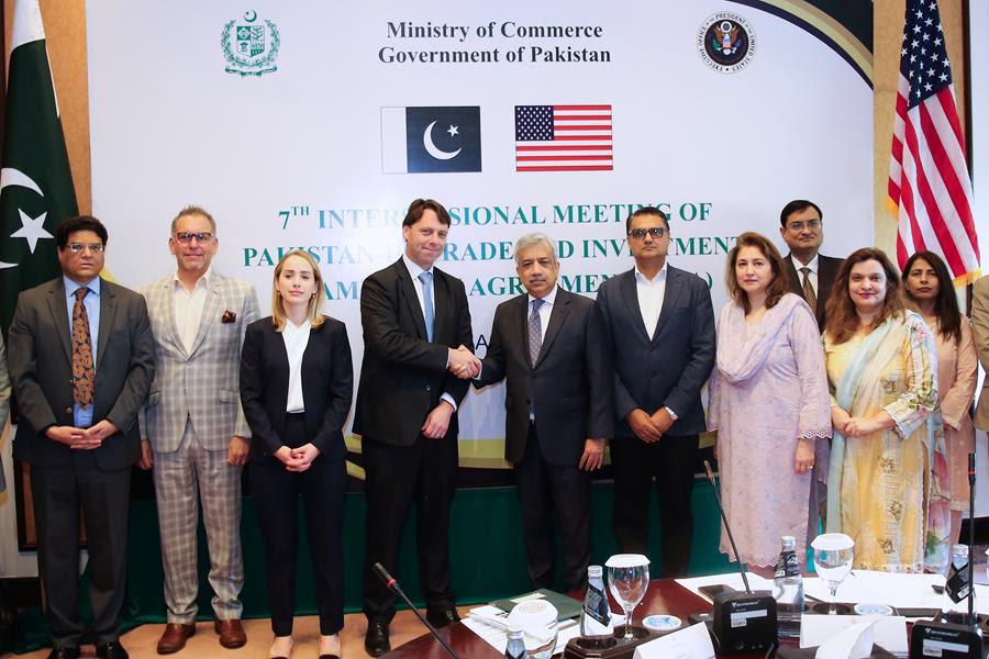 Pak-US officials engage to enhance trade, investment ties