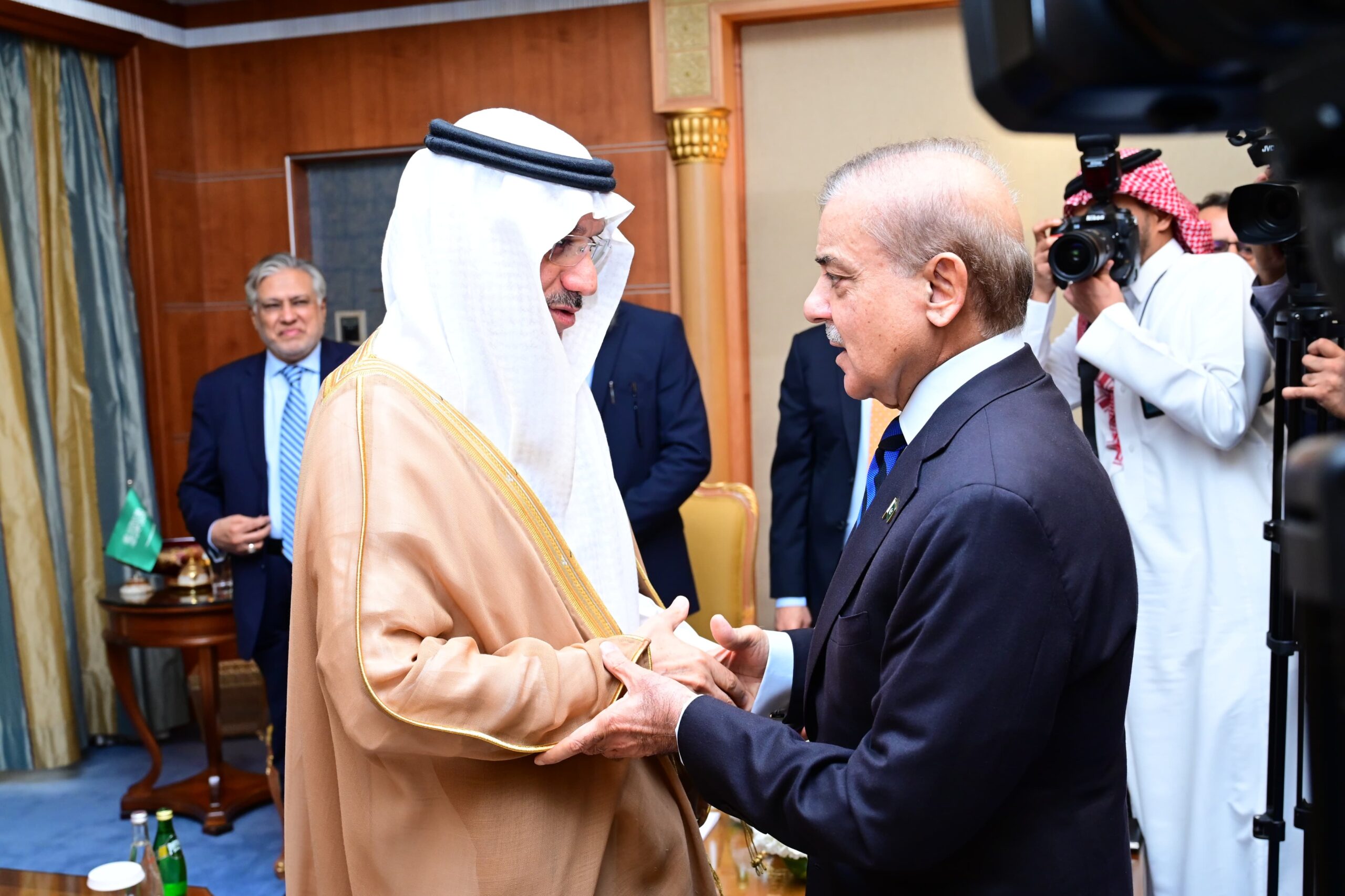 PM, IDB President agree to expedite completion work on different projects