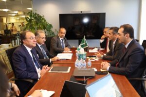 Finance Minister commends WB’s blueprint to propel Pakistan to High Middle-Income status