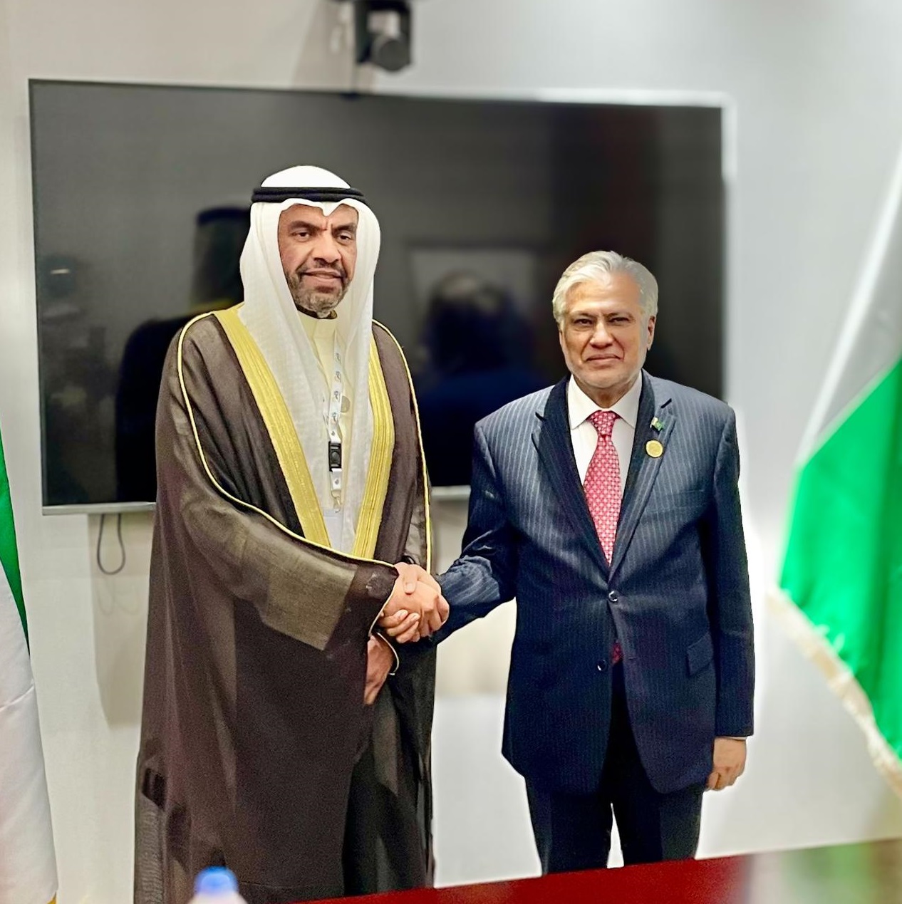 Deputy PM Dar meets Kuwaiti Foreign Minister