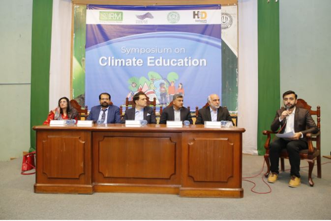 Symposium addresses Pakistan's vulnerability to climate change, remedies