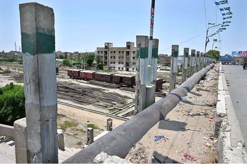 A view of damage safety wall at Khawaja Garib Nawaz Bridge and needs the attention of concerned authorities