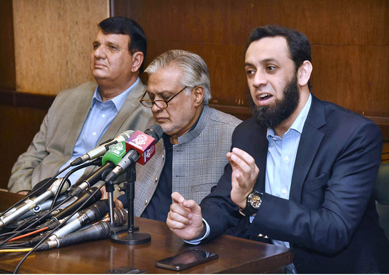 Federal Minister for Information and Broadcasting Attaullah Tarar, Deputy Prime Minister & Foreign Minister Senator Mohammad Ishaq Dar and Federal Minister for Kashmir Affairs & Gilgit-Baltistan Amir Maqam addressing a press conference