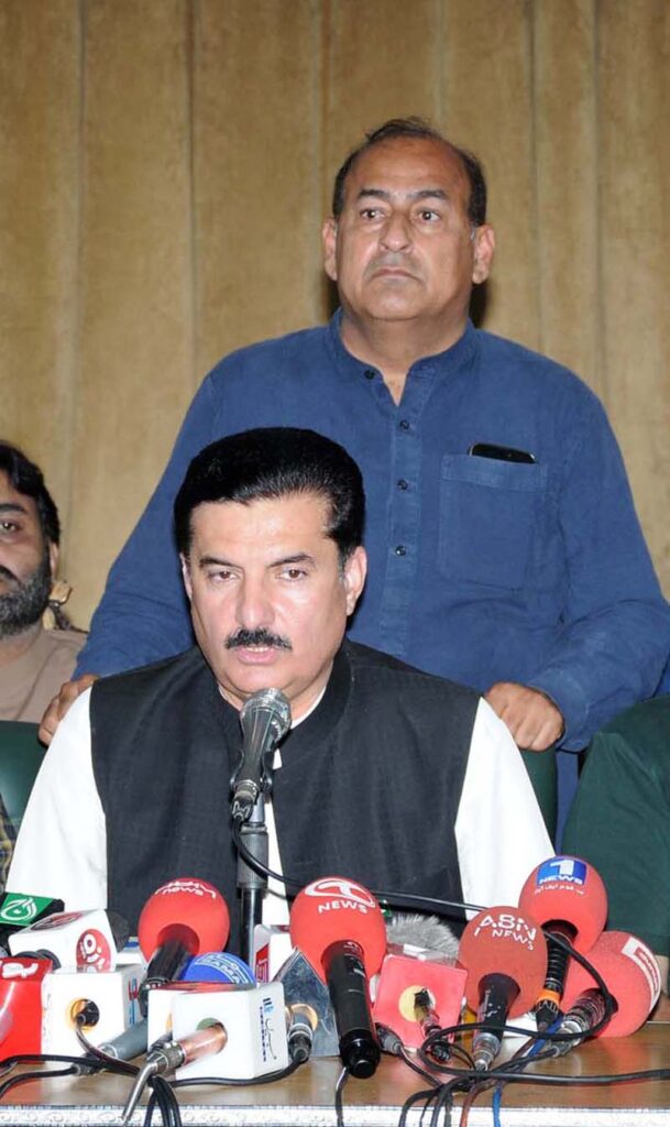 Governor Khyber Pakhtunkhwa, Faisal Karim Kundi addressing media persons during a session of Meet the Press at Multan Press Club.