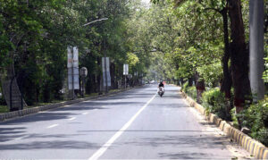 A deserted view of Mall Road due to scorching hot weather in Provincial Capital