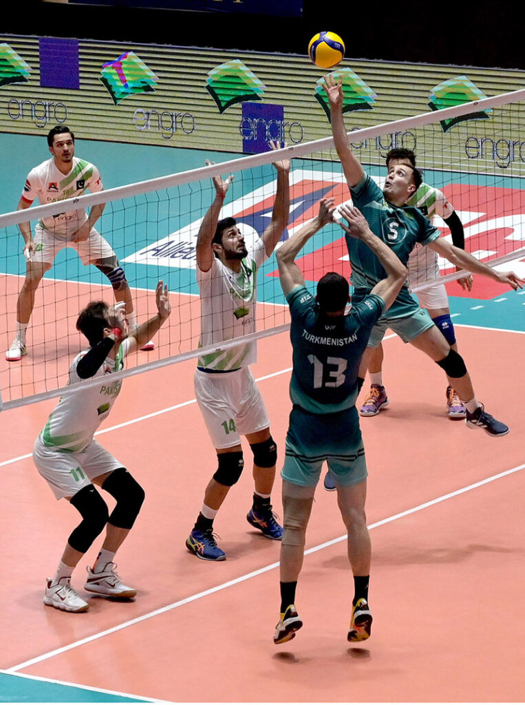 Players in action during volleyball final match between Pakistan and Turkmenistan Volley ball teams during 2nd Engro Central Asian Volleyball Championship at Sports Complex.
