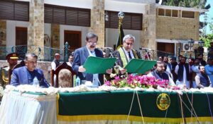 Chief justice Balochistan High Court Justice Hashim Kakar administers oath to newly appointed Governor Balochistan Shaikh Jaffer Mandokhail at Governor House.