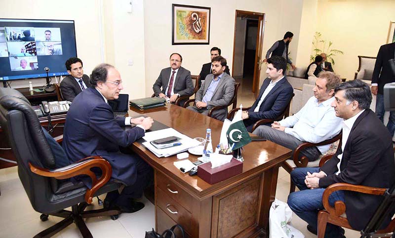 Federal Minister for Finance & Revenue Senator Muhammad Aurangzeb in a meeting with the delegation of Pakistan Retail Business Council (PRBC) led by Mr. Ziad Bashir.