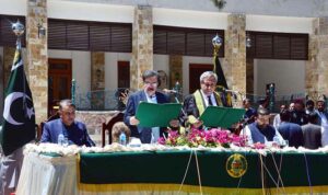 Chief justice Balochistan High Court Justice Hashim Kakar administers oath to newly appointed Governor Balochistan Shaikh Jaffer Mandokhail at Governor House.