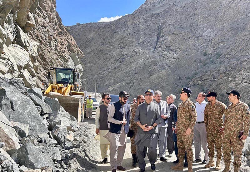 Federal Minister for Communications, Privatization & Board of Investment, Abdul Aleem Khan inspecting land slide.
