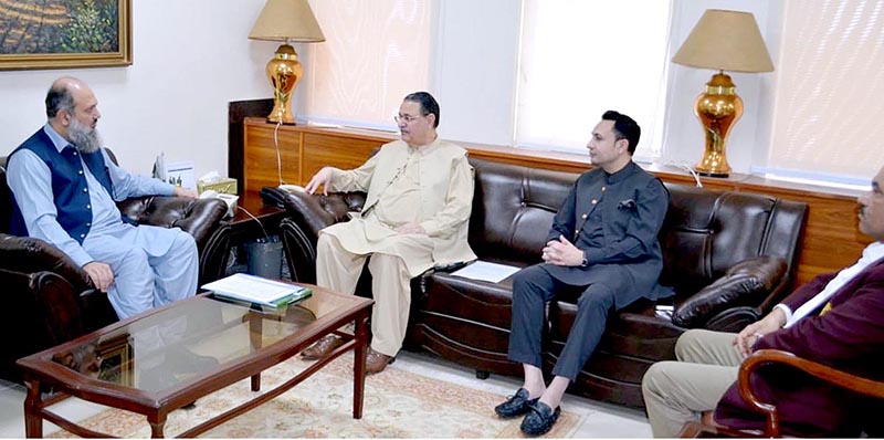 Sardar Muhammad Alyas Khan and Sardar Yasir Alyas Khan, CEOs of Tamimi Group and Centaurs Mall, respectively calls on Federal Minister for Commerce Jam Kamal Khan to discuss strategies for boosting trade.