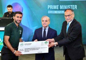 As a token of appreciation for their stellar performance in the 30th Sultan Azlan Shah Hockey Tournament held recently in Malaysia, Prime Minister Muhammad Shehbaz Sharif presenting cheques to the players of national Hockey team at a reception he hosted. 