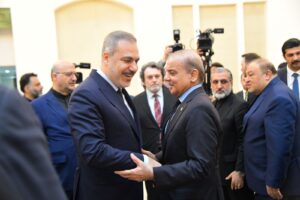 PM meets Turkish VP, FM, Emir of Qatar
