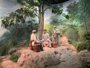 Foreign media delegation visits Jinggangshan, explores CPC history
