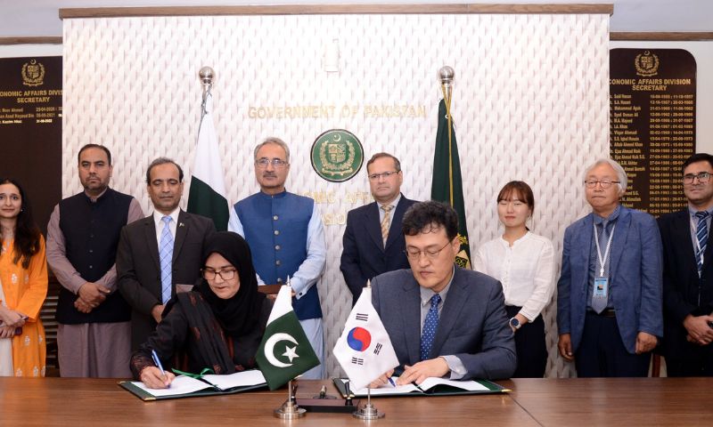 Pakistan, Korea