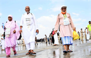 Pilgrims are going to Jamarat for throw stones at Satan
