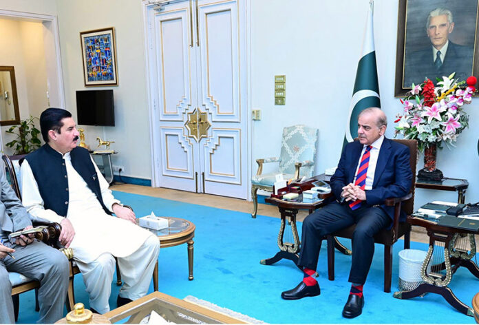 Governor of Khyber Pakhtunkhwa, Faisal Karim Kundi calls on Prime Minister Muhammad Shehbaz Sharif