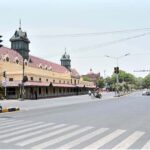 Mall Road experiences low traffic because of the holiday and scorching temperature