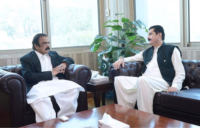 Governor of Khyber Pakhtunkhwa, Faisal Karim Kundi calls on Federal Minister for Inter Provincial Coordination, Rana Sanaullah
