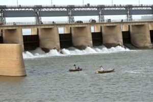 Fishermen catching the fishes at Indus river near Jamshoro