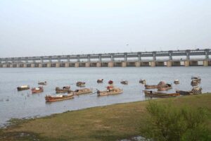 Fishermen catching the fishes at Indus river near Jamshoro