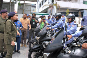 CTO Amara Athar giving instructions to Traffic Response Unit (TRU) about under age drivers and violation of line stem key at Jail Road