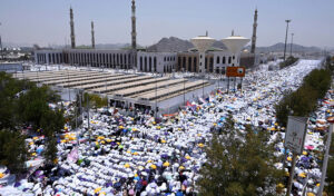 Pilgrims are performing the Zohr prayer in Arafat field on the occasion of Hajj 2024