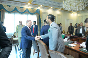 A delegation of young entrepreneurs calls on Prime Minister Muhammad Shehbaz Sharif.