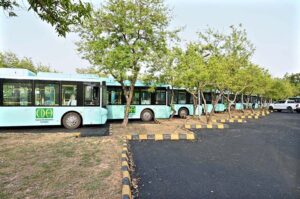 Electric Buses parked at Convention Centre. A fleet of 8 electric buses arrives in the federal capital, bringing the total to 30 out of 160 buses. 22 buses arrived in the city with a charging point established at Jinnah Convention Center. Initially, these 30 buses will operate on two routes. The first route will commence from NUST Orange Line Depot in G-11, extending to PIMS Hospital. It will pass through G-11 Markaz, G-10 Markaz, G-9 Markaz, and G-8 Markaz before concluding at PIMS. This route includes 13 stops, with buses arriving at each stop every ten minutes.