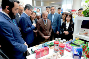 Prime Minister Muhammad Shehbaz Sharif visiting Pakistan Pavilion at the display center in Yangling Agricultural Demonstration Base.