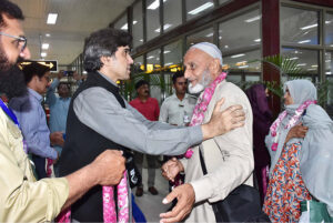 Director Hajj Operation Punjab Muhammad Rizwan Sharif and other officials accorded warm rosy welcome to the Hajj pilgrims upon their arrival