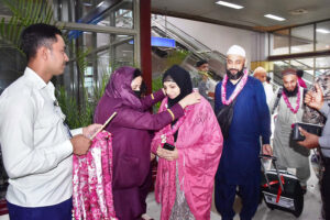 Director Hajj Operation Punjab Muhammad Rizwan Sharif and other officials accorded warm rosy welcome to the Hajj pilgrims upon their arrival