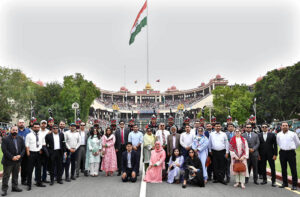 Officers of the 40th Mid-Career Management Course of the National Institute of Management headed by Chief Instructor Ms Samina Intizar and Director Fouz Khalid Khan group photo with the Rangers Officers during visit the Wagah border.