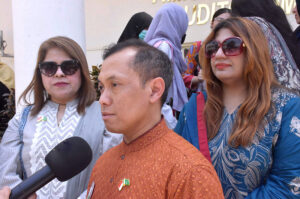Charge d'Affaires Embassy of the Republic of Indonesia, Rehmat Hindarta Kusuma and Vice Chancellor Government College Women's University, Professor Dr. Zareen Fatima Rizvi are jointly addressing to media person on the eve of Concluding Ceremony of 4th Online Internship Program at GC Women University Sialkot.