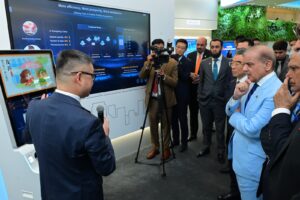 PM invites Huawei to invest in Pakistan's safe city, taxation, e-governance sectors