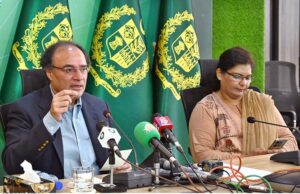 Federal Minister for Finance and Revenue Senator Muhammad Aurangzeb addressing media persons at PTV Headquarters