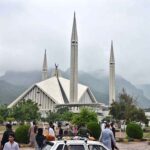 A large number of people visiting famous Fasial Masjid to spend their holiday during cloudy weather in Federal Capital