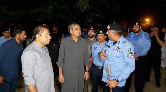 Federal Minister for Interior Mohsin Naqvi visiting Markazi Asna Ashri Imam Bargah in G-6. APP